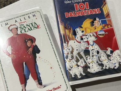 2-Disney VHS tapes. 101 Dalmatians and the Santa clause