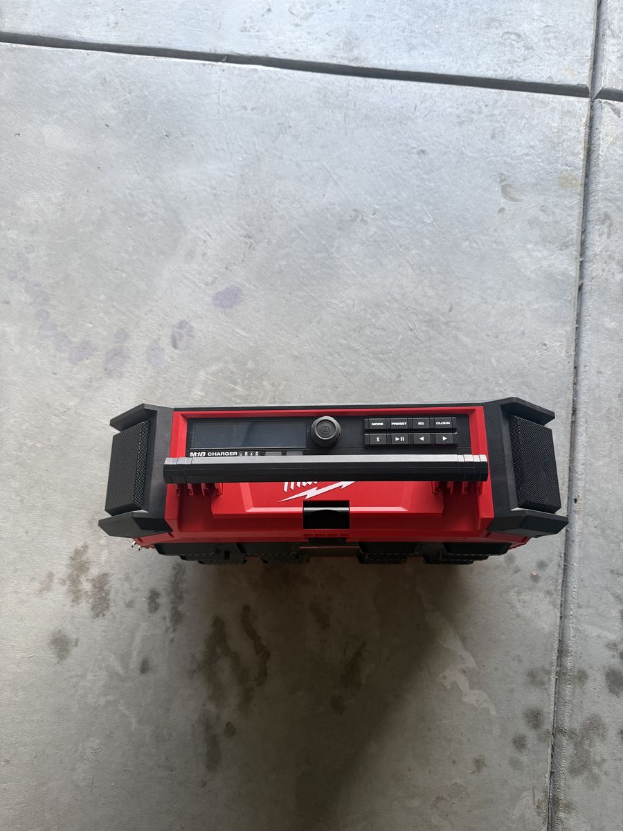 Milwaukee  Packout Radio