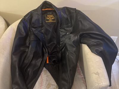 Milwaukee Leather Men's Black Motorcycle Jacket with Zip-Out Liner - Size Large, Excellent Condition