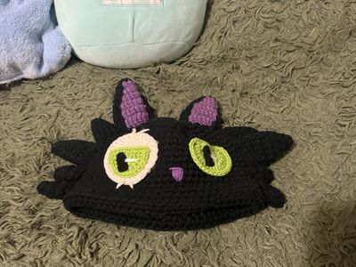 Simpsons black cat knitted beanie