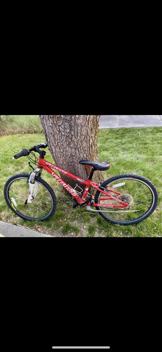 Red Specialized Hotrock 10.5” Aluminum Youth Mountain Bike Excellent Condition $195 nice wheels PERFECT WORKING ORDER! Ride it !