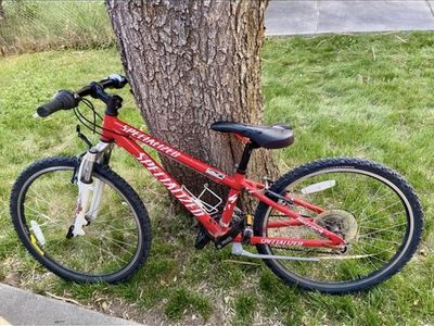 Red Specialized Hotrock 10.5” Aluminum Youth Mountain Bike Excellent Condition $195 nice wheels PERFECT WORKING ORDER! Ride it !