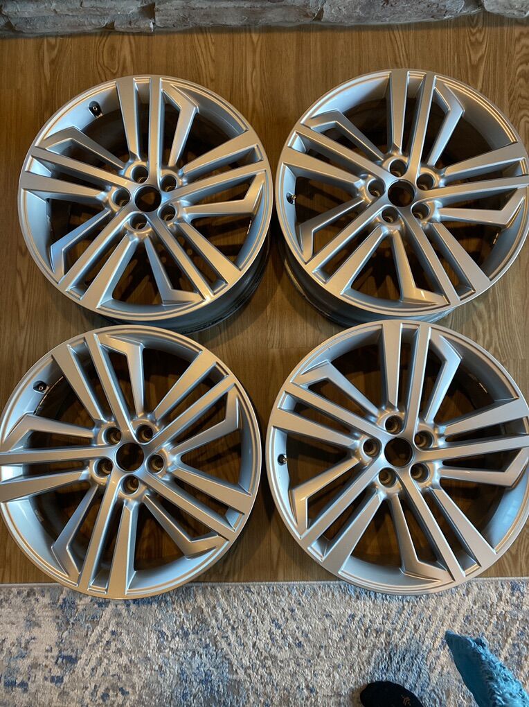 20 in Audi Q5 OEM WHEELS
