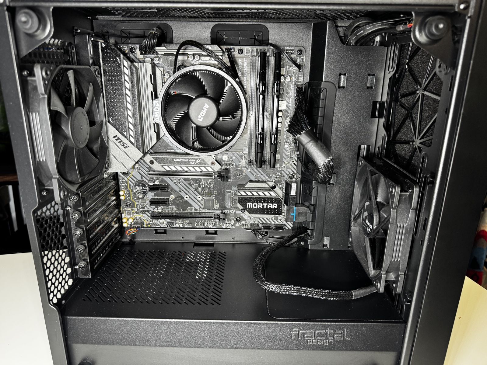 Main image 3