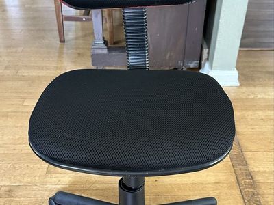 Black Adjustable Mesh Rolling Office Task Chair with Wheeled Base