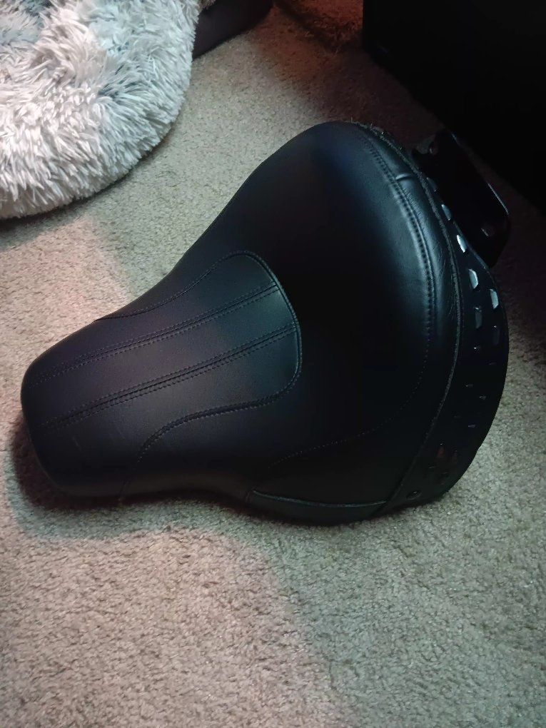 OEM Harley-Davidson Solo Motorcycle Seat Part #52000286