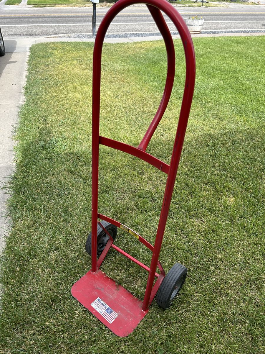 Milwaukee Model 30120 Dolly 600 lbs Rating, See Pictures