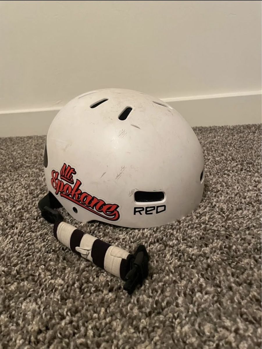 RED Snow/Ski/Skate Helmet - White, Size Medium