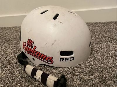 RED Snow/Ski/Skate Helmet - White, Size Medium