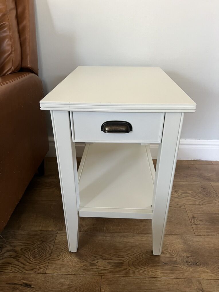 White Wood Chairside / End Table $25