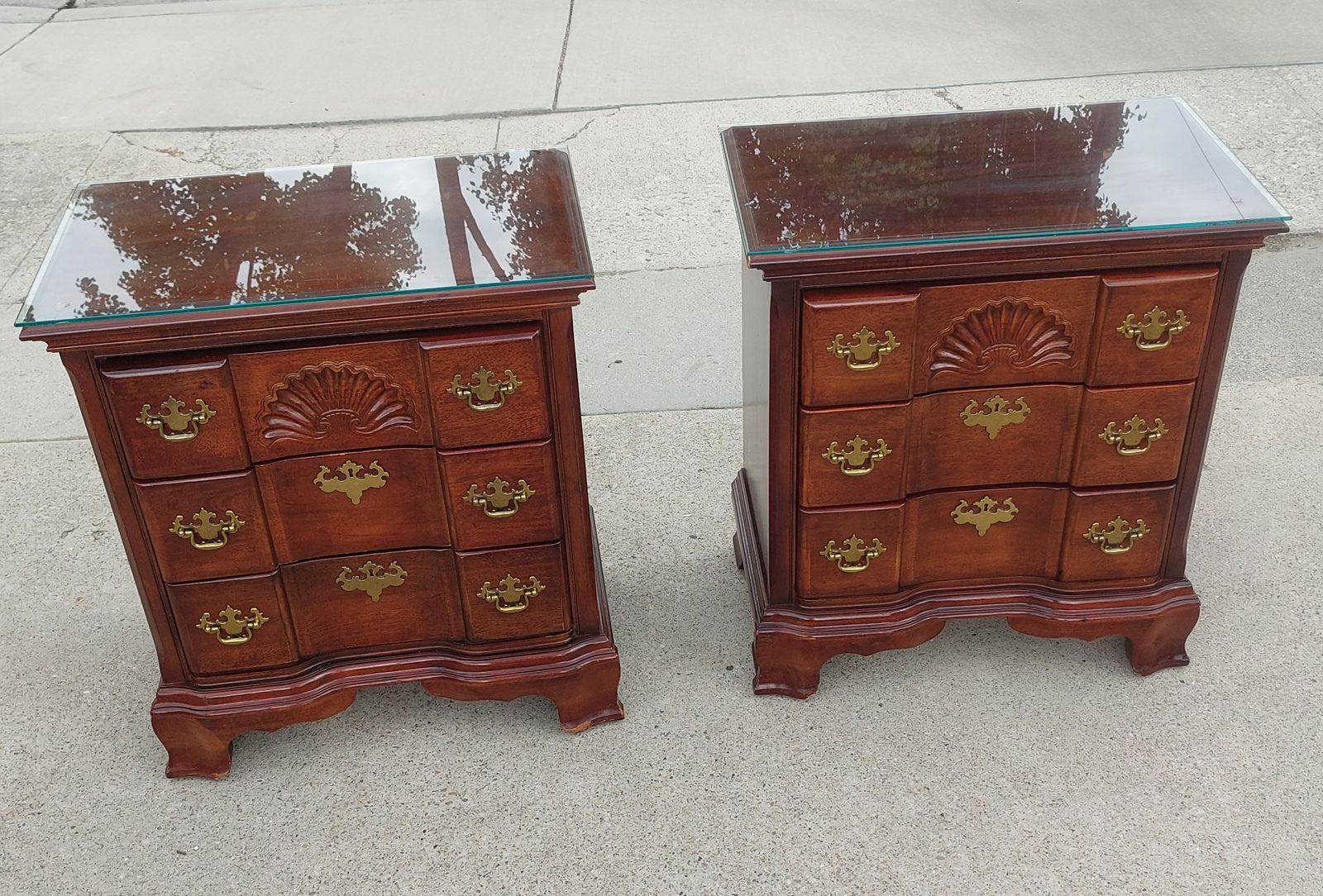 Nightstands Set 3 Drawer Mahogany w/Glass Tops