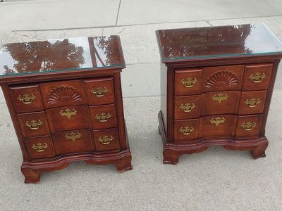 Nightstands Set 3 Drawer Mahogany w/Glass Tops