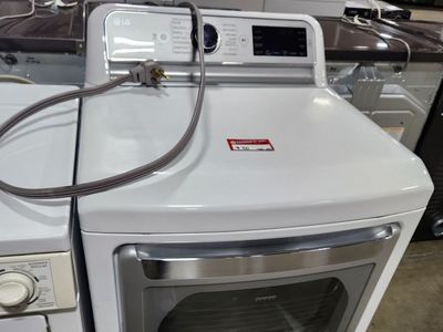 BEAUTIFUL LG TOPLOAD ELECTRIC DRYER! W-WARRANTY