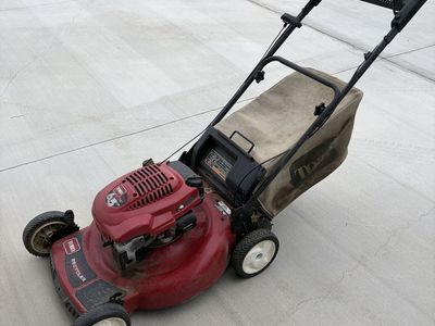 22 Inch Self Propelled Toro Low Mowr