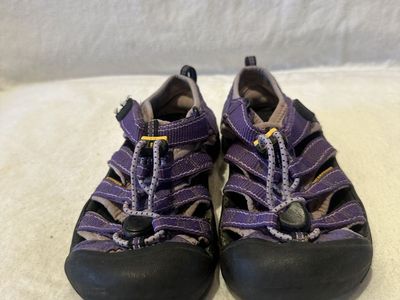 Keen Toddler Size 12 Purple Wtrprf Hiking Sandals