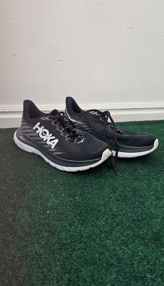 Women's Hoka Mach 5 size 8.5B