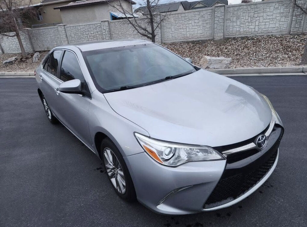 2016 TOYOTA CAMRY SE