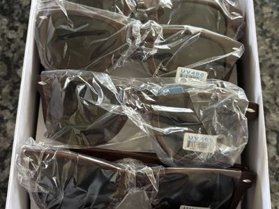 Unisex UV400 Dark Wood Grain Sunglasses - Bulk Lot (25 dozen) Great Resell Opportunity