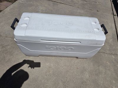 150 quart Igloo Max Cold Cooler