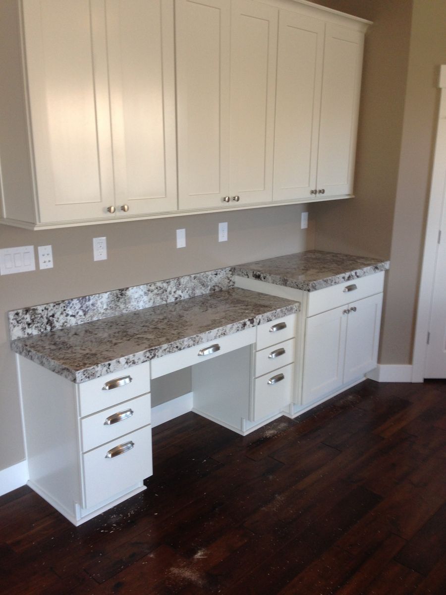 Kitchen Cabinets Shaker solid wood w/ Granite