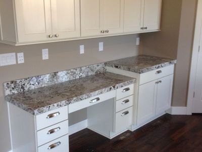 Kitchen Cabinets Shaker solid wood w/ Granite