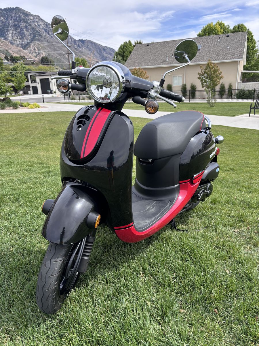 2013 Honda Metropolitan 50cc $1,200