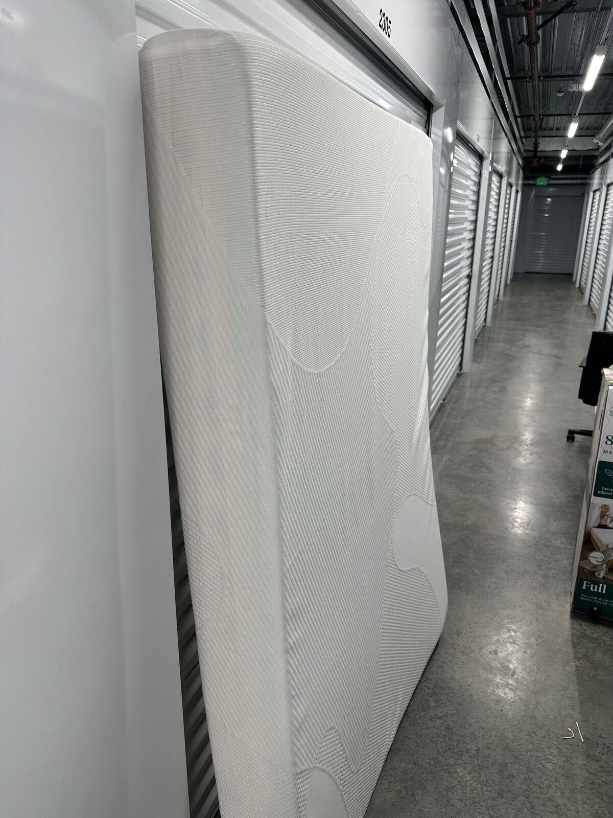 FREE FULL FOAM MATTERSS AND STAND