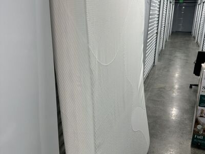 FREE FULL FOAM MATTERSS AND STAND