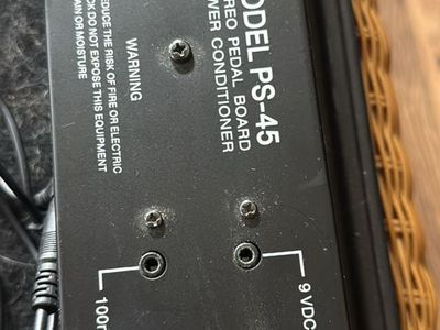 SKB Model PS-45 Stereo Pedal Board Power Conditioner with Hard Case