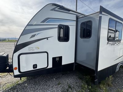 Bumper Pull Trailer Camper Like-new