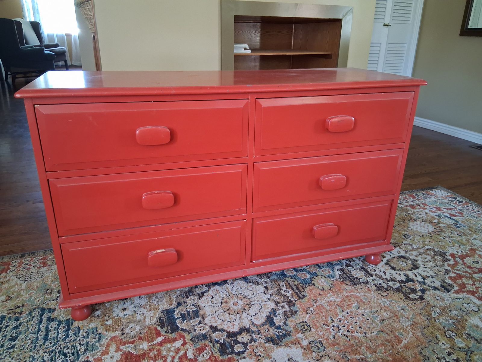 Chest of drawers