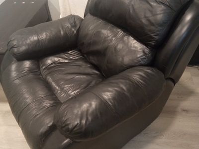 Black Leather Recliner Armchair - Plush Comfort, Manual Recline