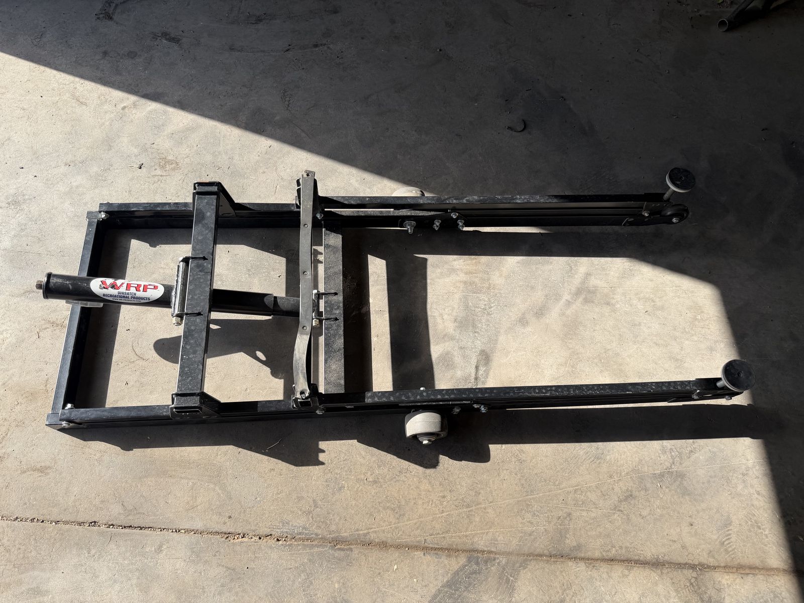 Snowmobile lift