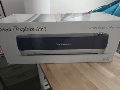 Cricut Explore Air 2 Smart Cutting Machine with Accessories, Used Excellent