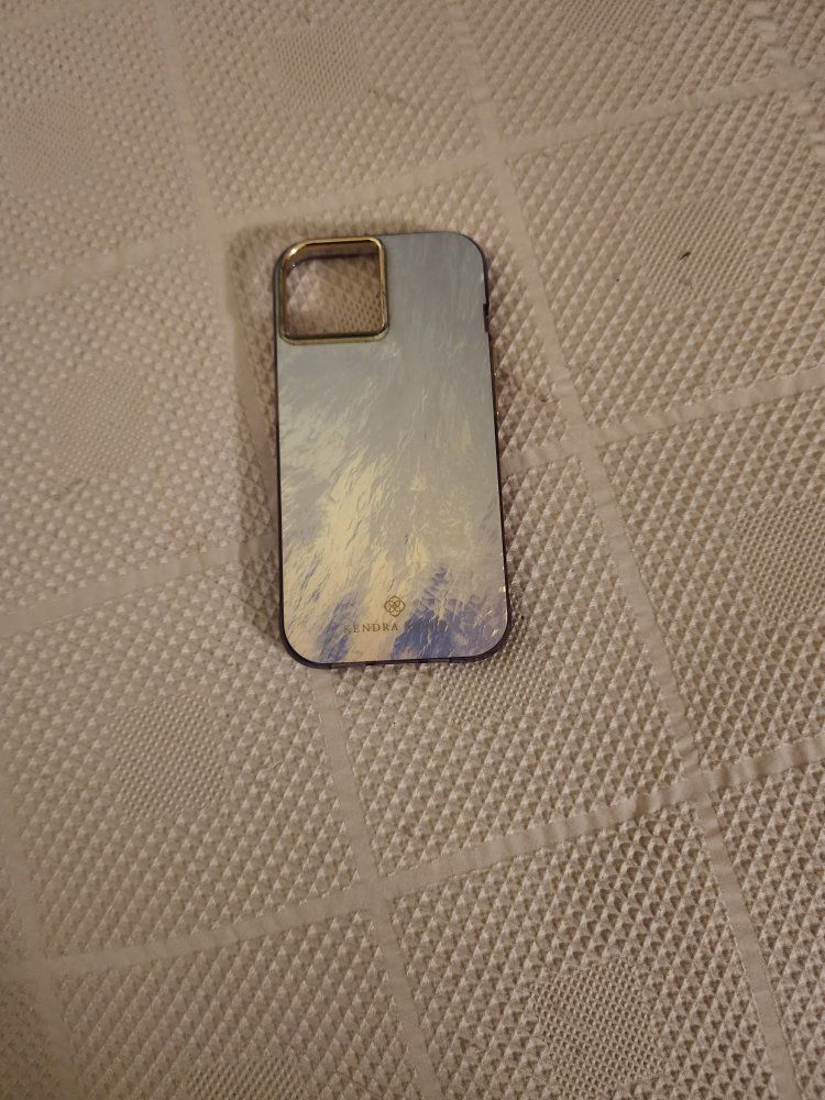 Kendra Scott iPhone 17 E case still new