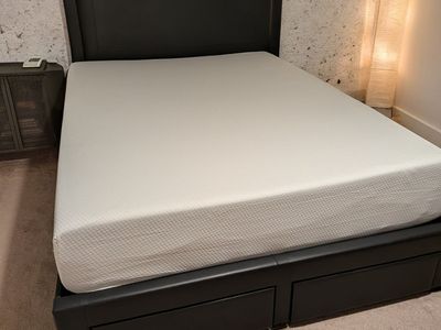 NEW Zinus 12" Queen Green Tea Memory Foam Mattress