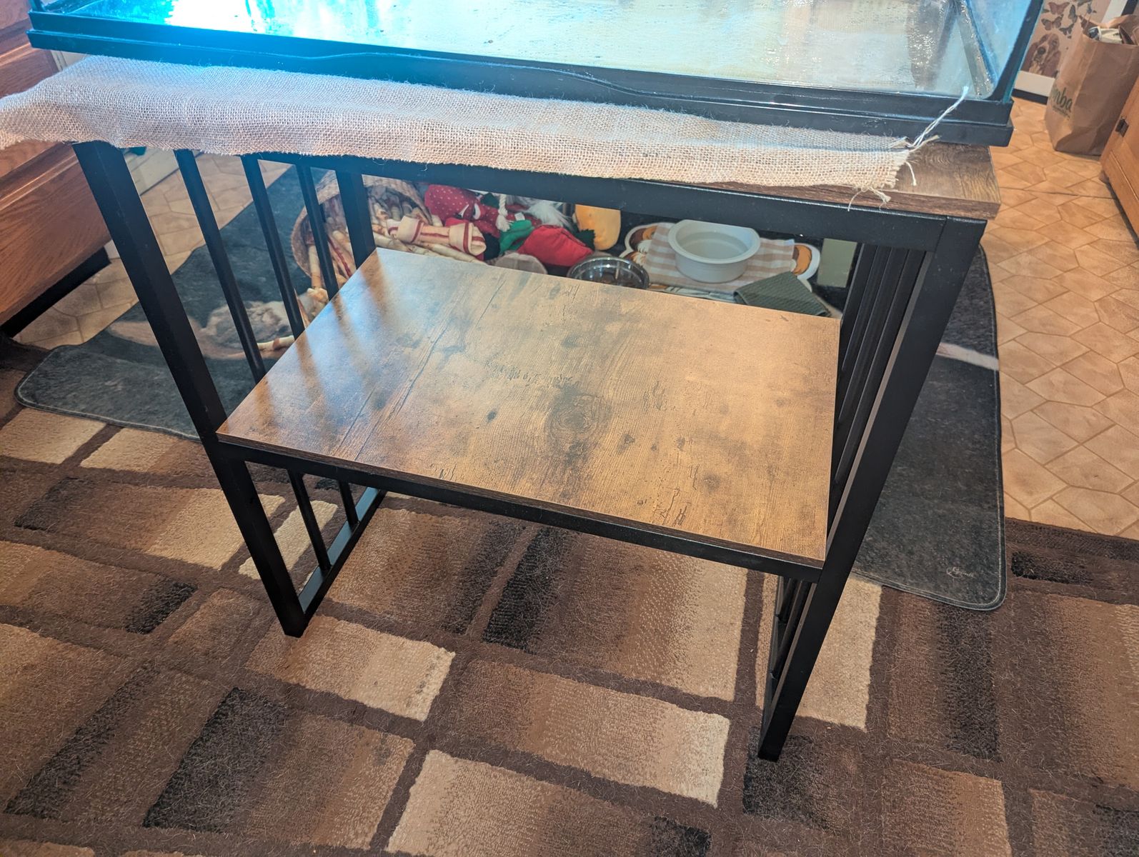 Stand for a 20 gallon aquarium, 2 shelf