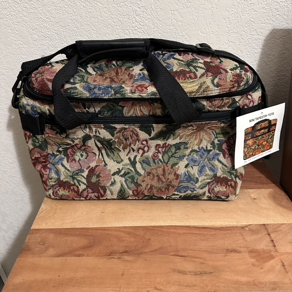 New Vintage Floral Tapestry Travel Bag