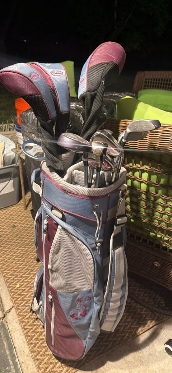 Wilson Golf Clubs & Bag Set - Women's/Beginner Full Set