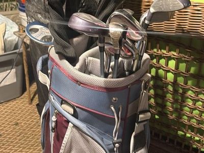 Wilson Golf Clubs & Bag Set - Women's/Beginner Full Set