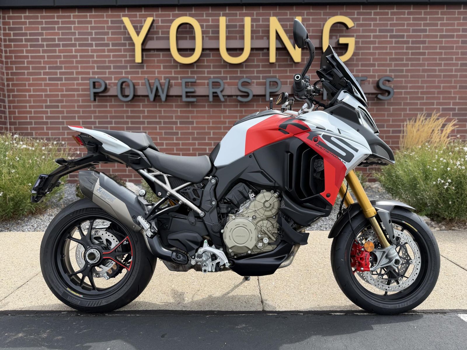 2025 Ducati Multistrada V4 RS