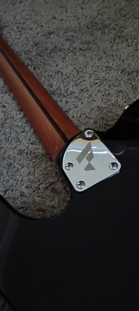 Main image 3
