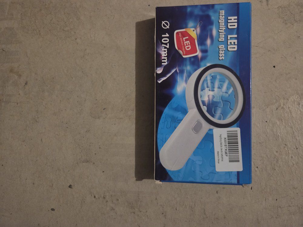 HD LED Magnifying Glass 107mm Handheld Lighted Magnifier in Box