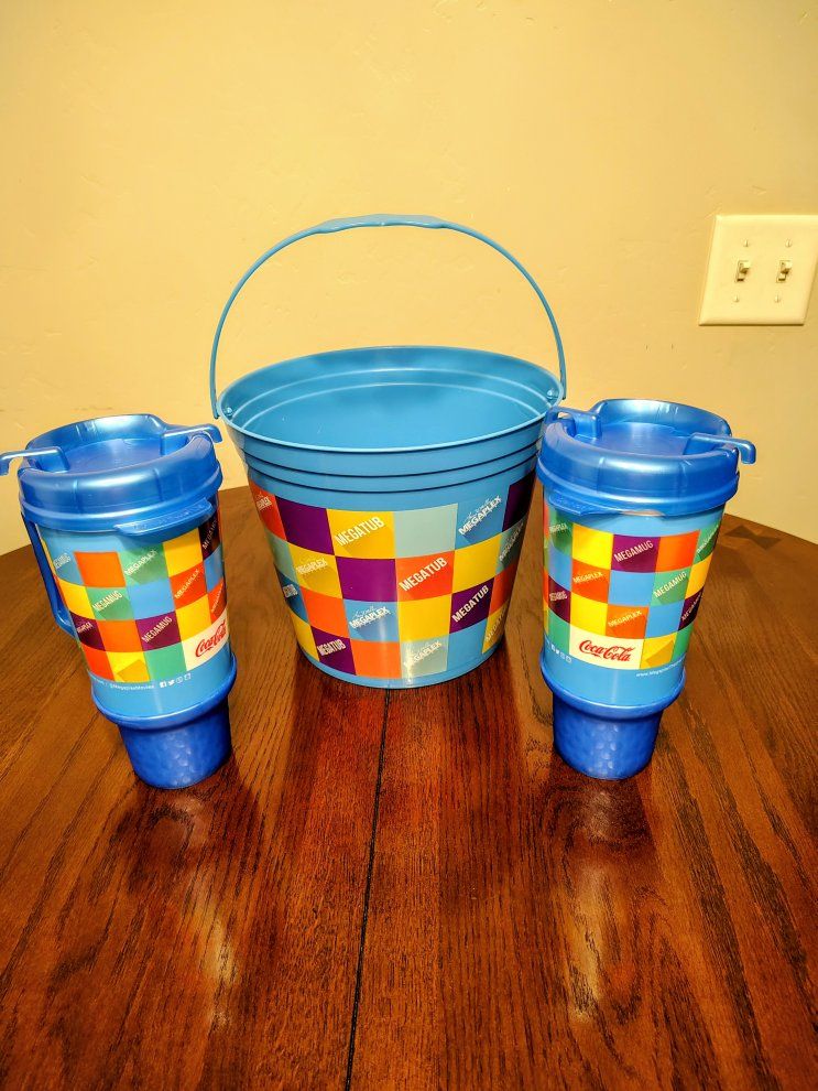 Megaplex Mugs and Popcorn Bucket / CASH
