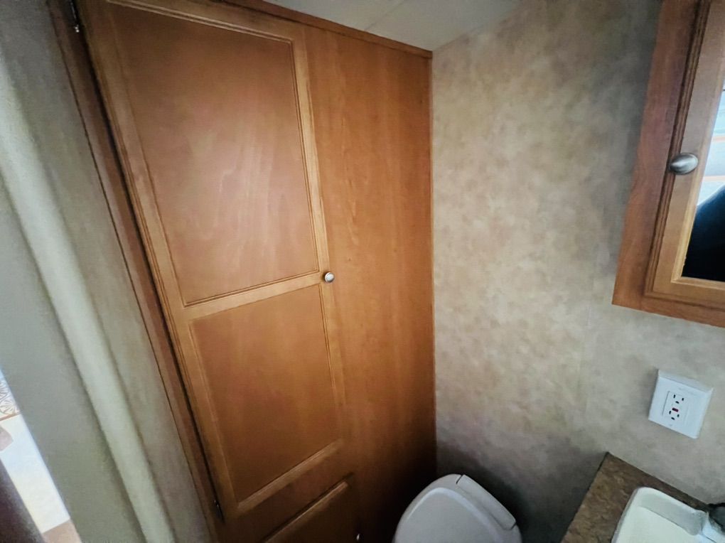 Main image 10