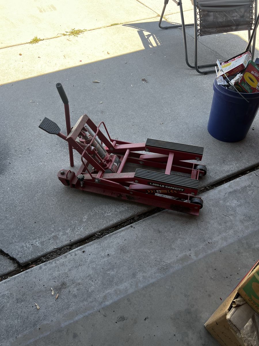 Motorcycle/ATV Scissor Lift Jack - 1,500lb Capacity Red