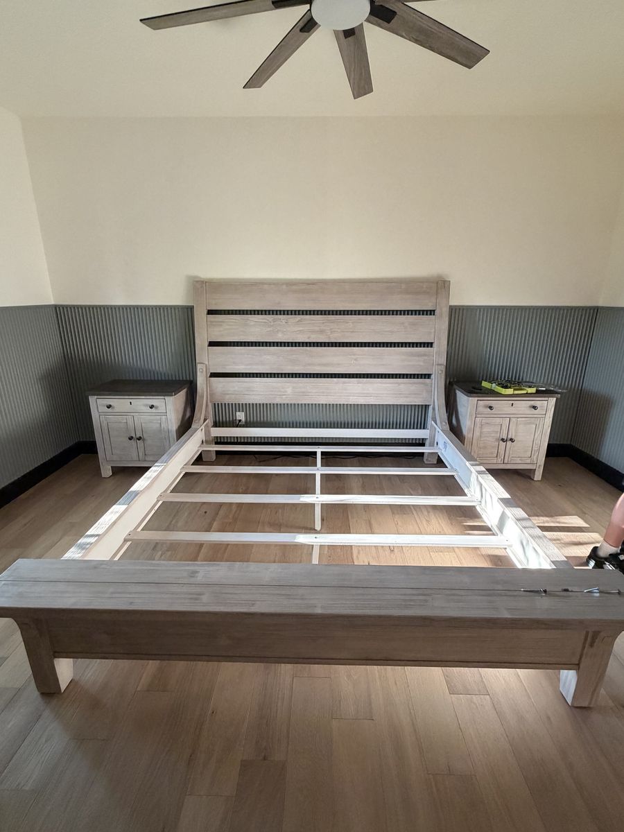 Like New King Size Bedroom Set