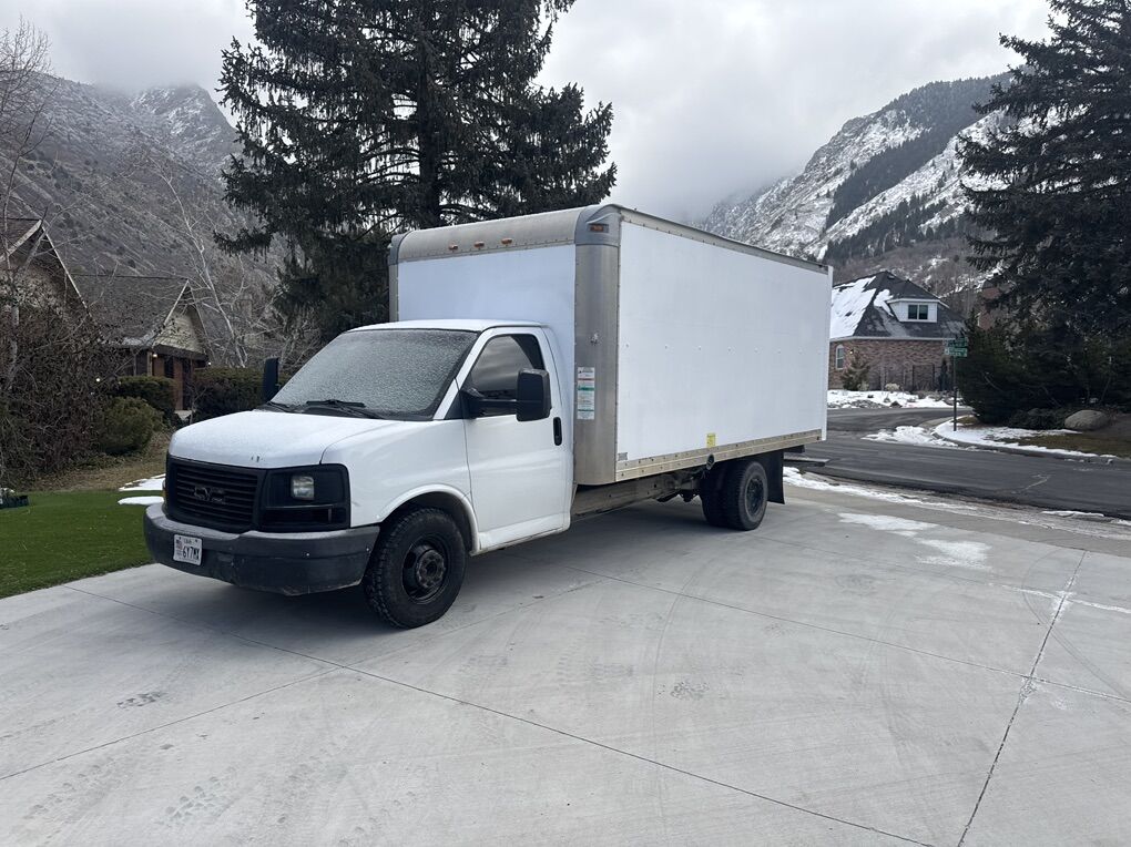2012 GMC Savana Box Truck / New Engine