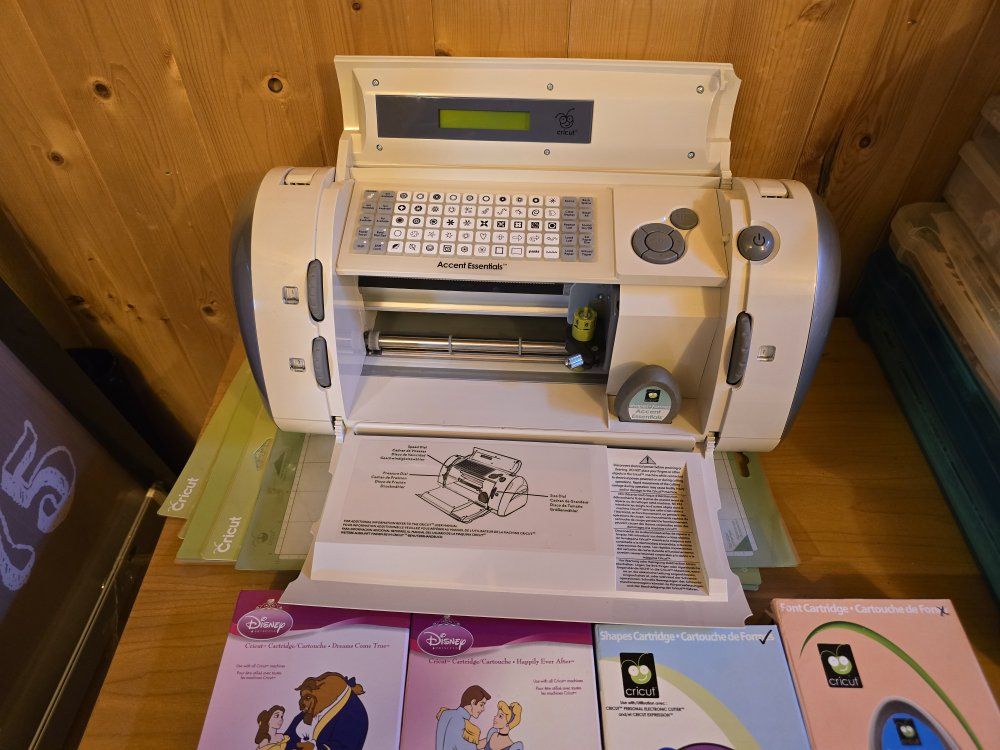 Cricut Personal Electronic Cutter with Cartridges and Accessories