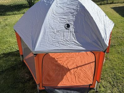 The California Beach Co. Pop 'N Go Playpen Portable Hexagon Play Yard Orange/Gray